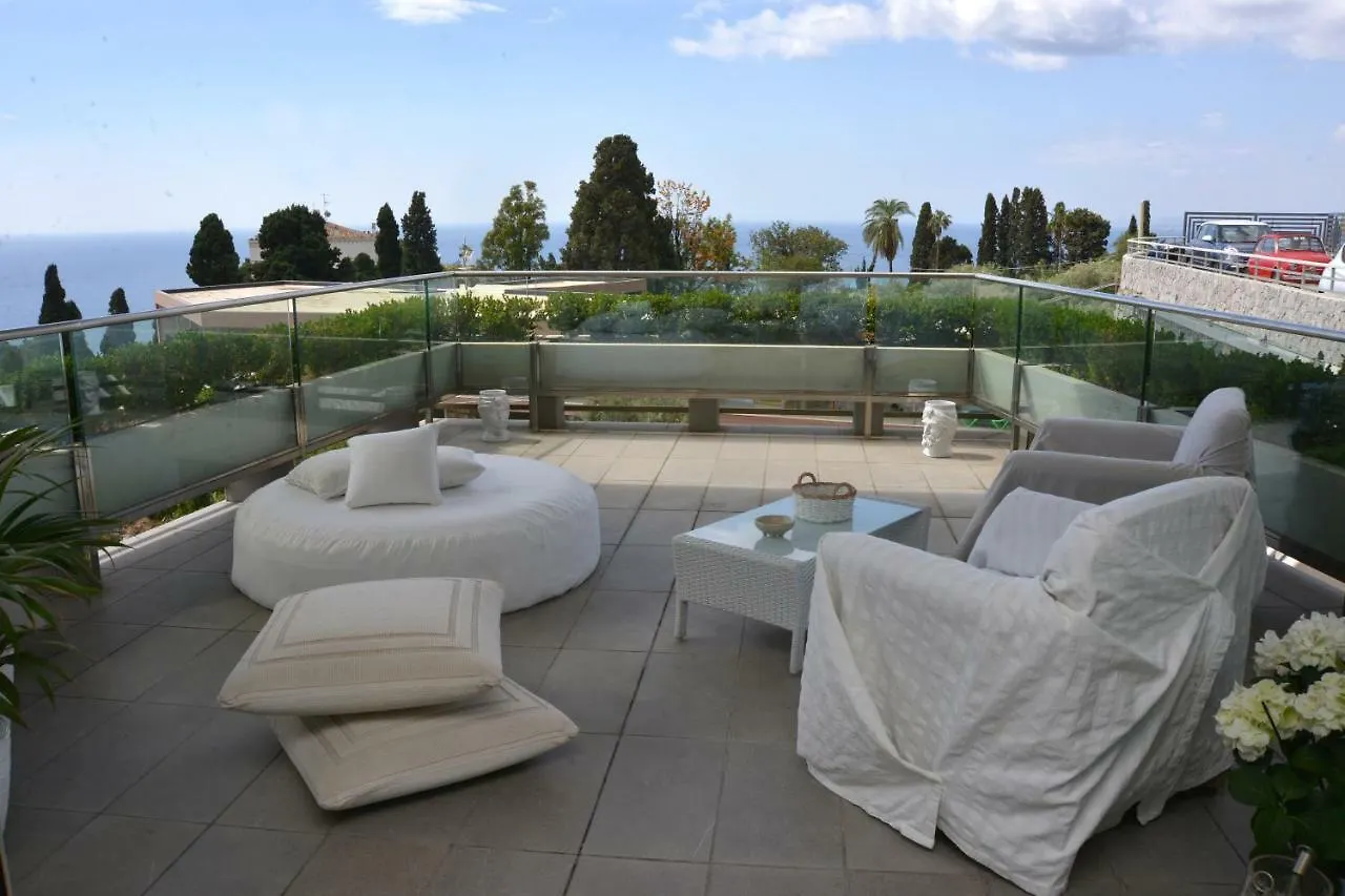 Maison Blanche טאורמינה לינה וארוחת בוקר