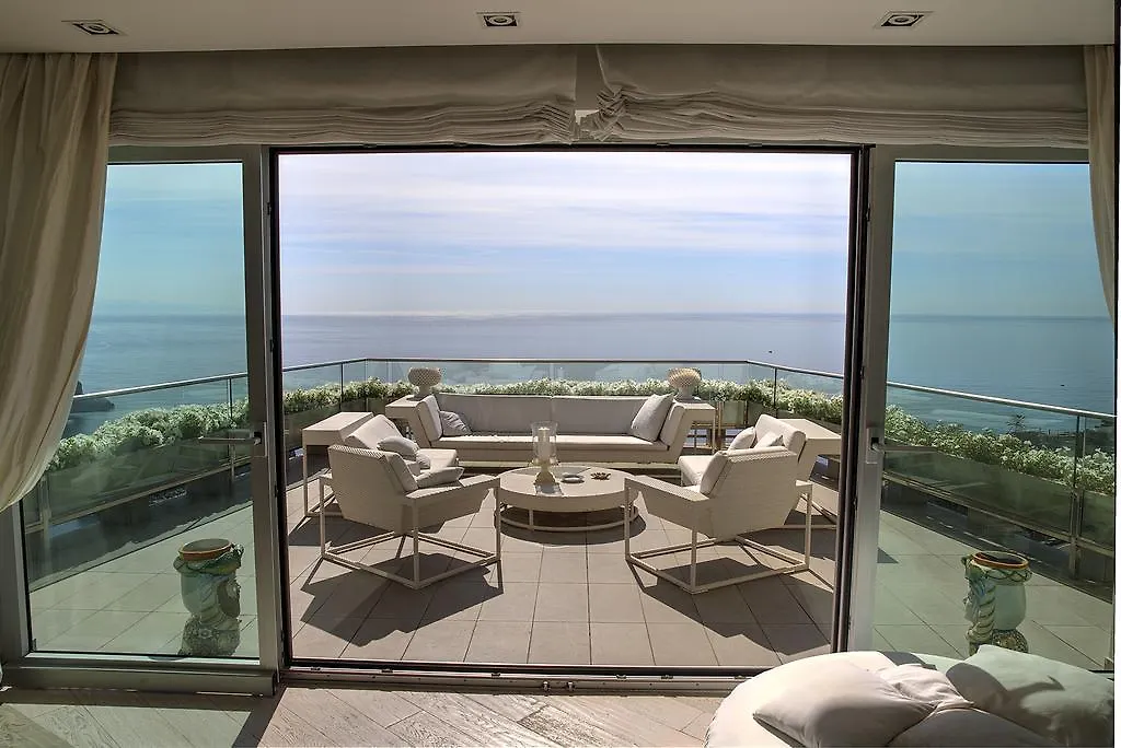 Maison Blanche Taormina 2*,  Italy