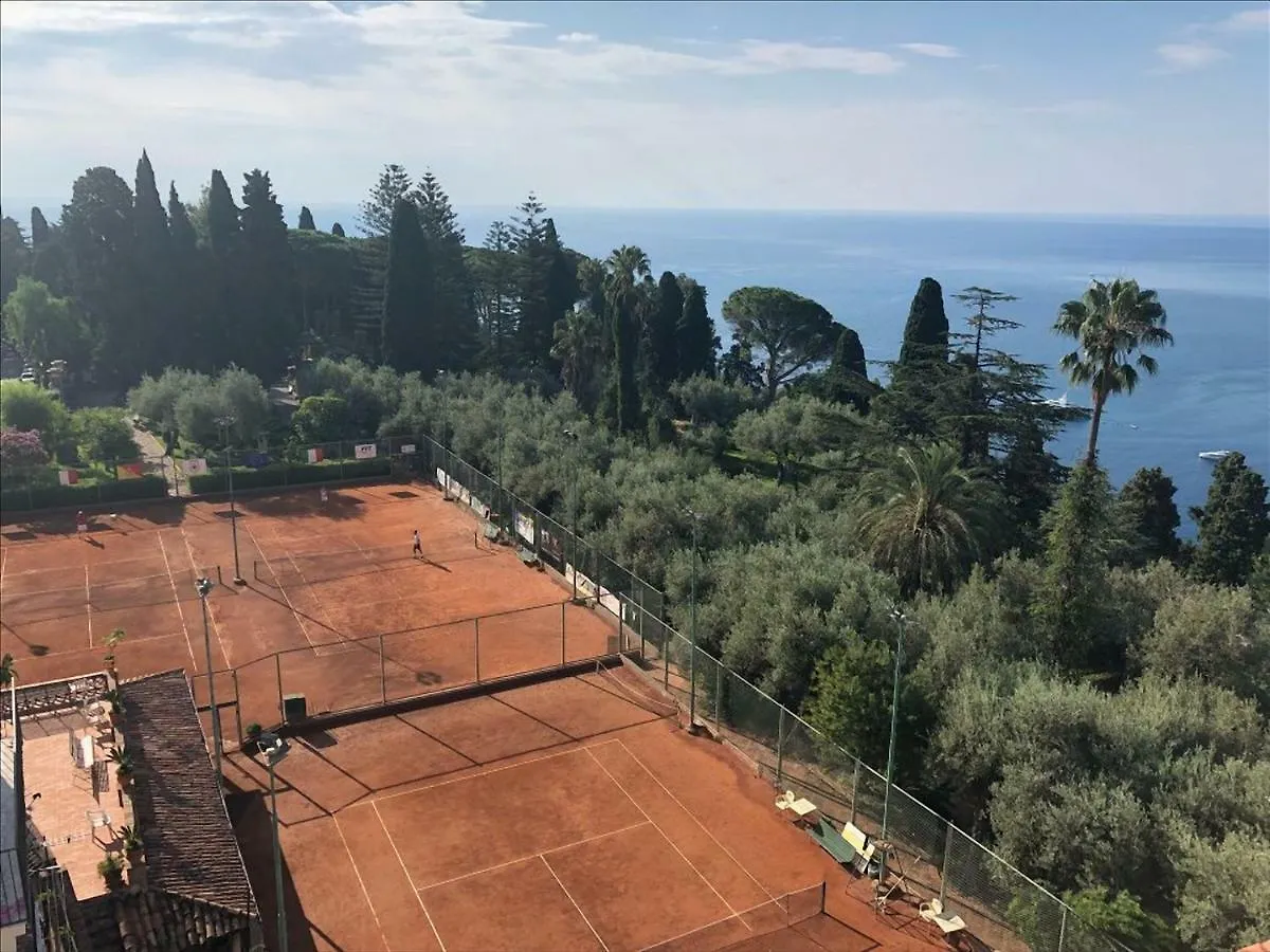 Maison Blanche Taormina 2*,